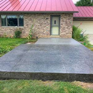 Step-up Concrete Patio with Finished Face and Two-Tone Look